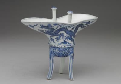 图片[2]-Jue cup with dragon and waves decoration in underglaze blue, Ming dynasty, Yongle reign (1403-1424)-China Archive